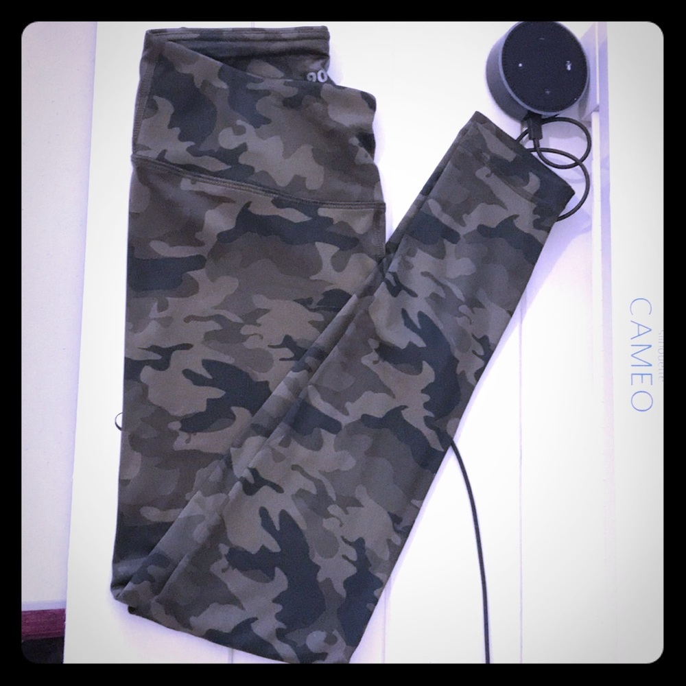 Lululemon Camo Dupe In S from 90 degree by reflex
